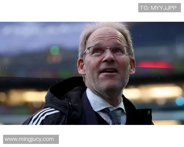 全球足球场上17号球星的风采与传奇故事盘点